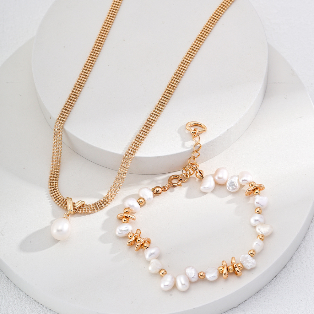Vintage Gold Lace Pearl Necklace