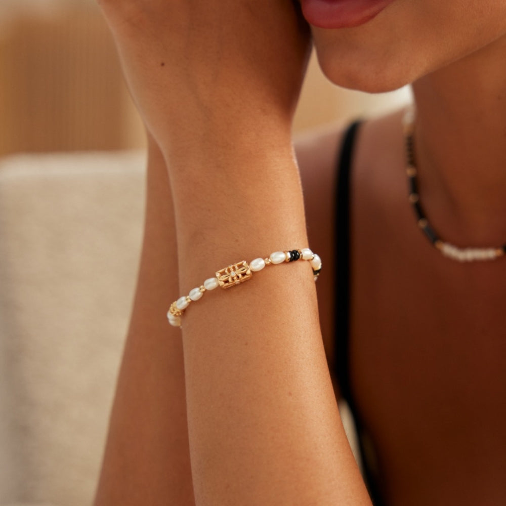 Vintage Pearl Gold-Black Bracelet