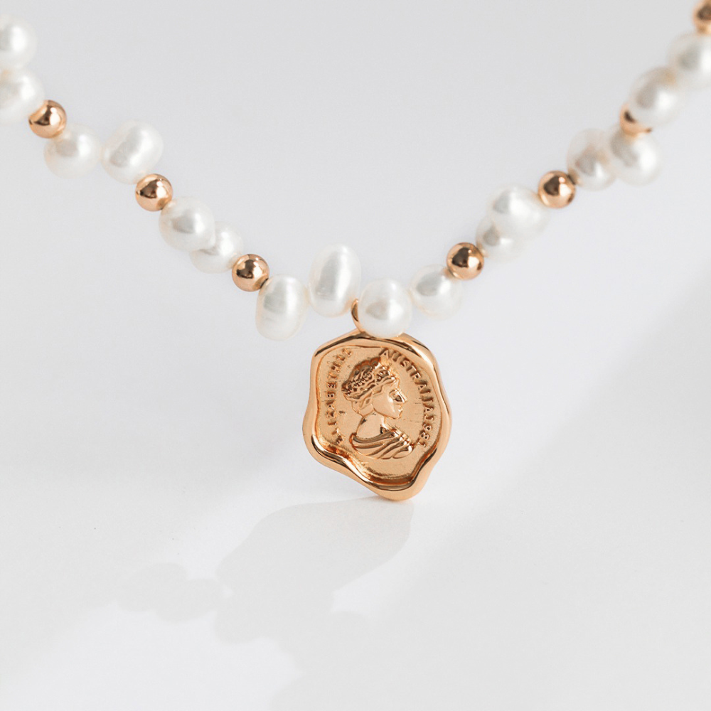 Queen Coin Pendant Necklace