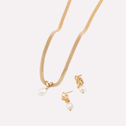 Vintage Gold Lace Pearl Necklace