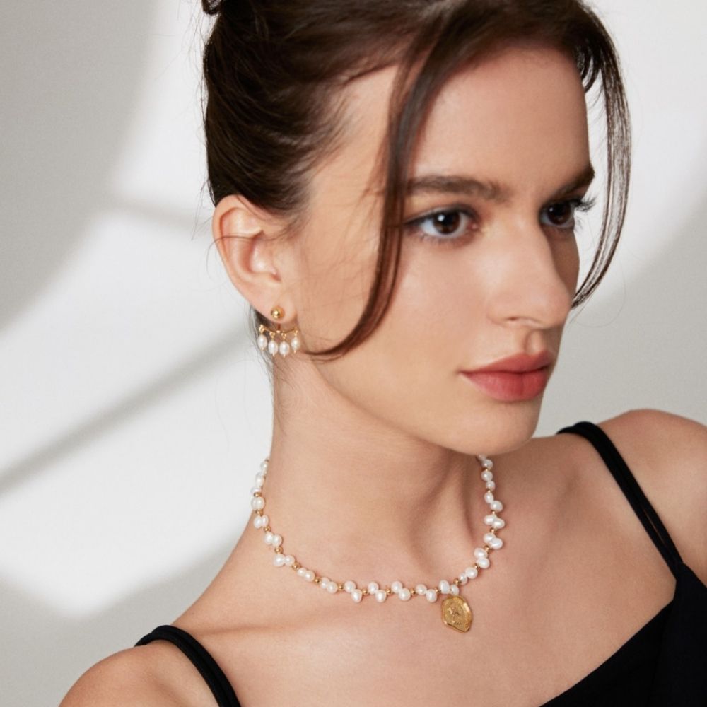 Queen Coin Pendant Necklace