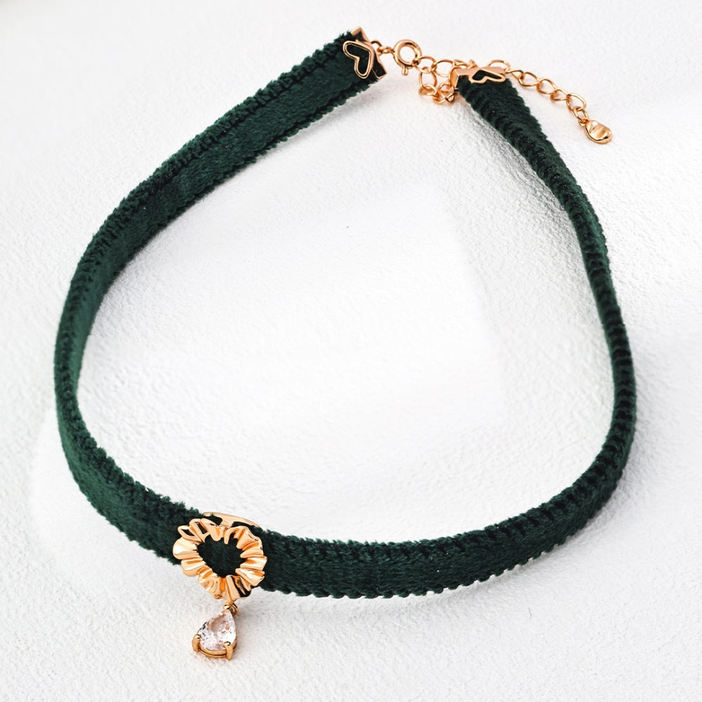Velvette Heart Choker