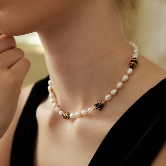 Onyx Eclat Necklace