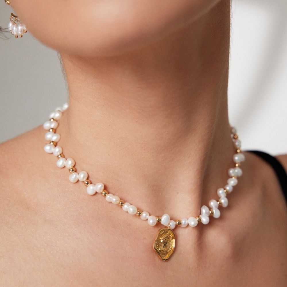 Queen Coin Pendant Necklace