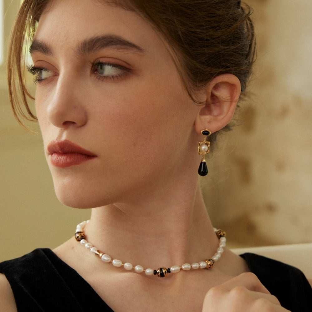 Onyx Eclat Necklace