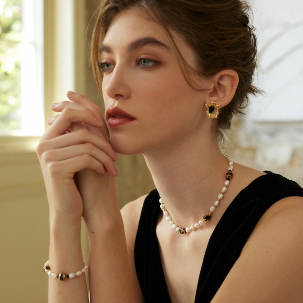 Onyx Eclat Necklace