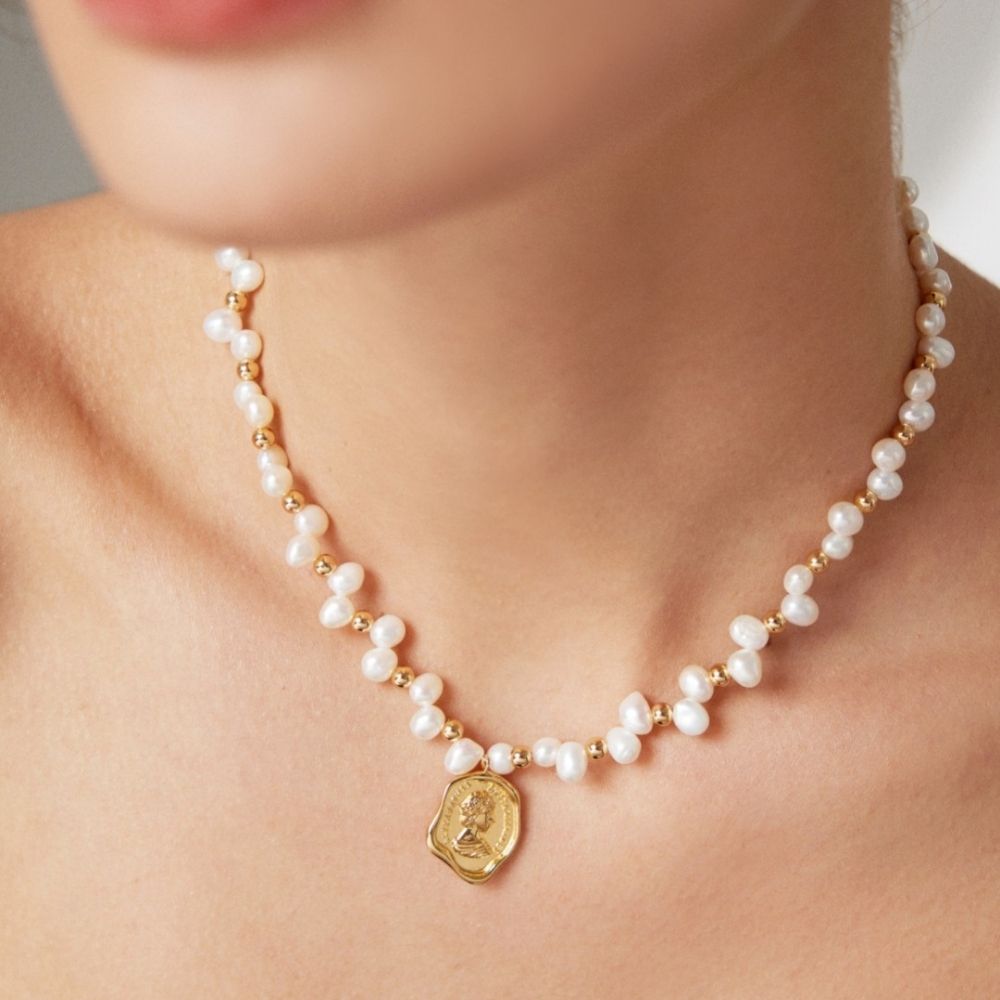 Queen Coin Pendant Necklace