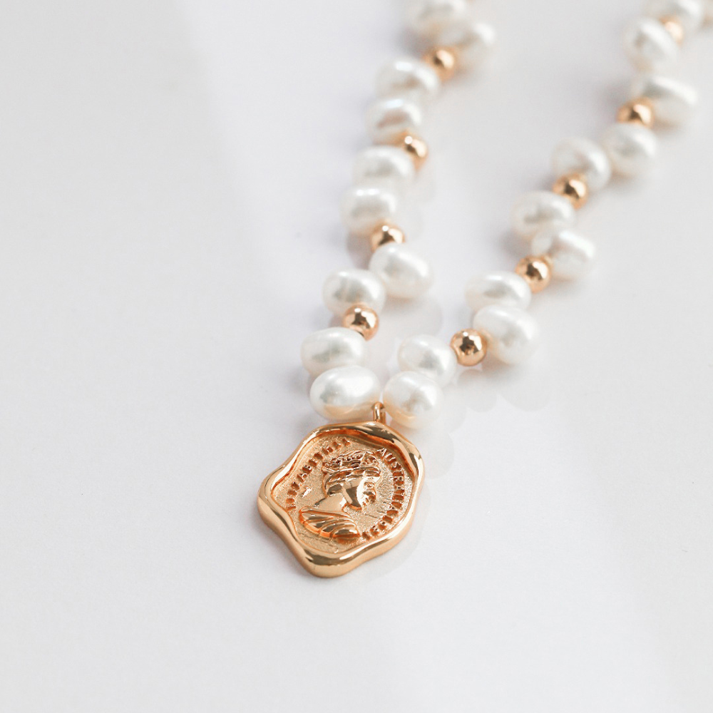Queen Coin Pendant Necklace